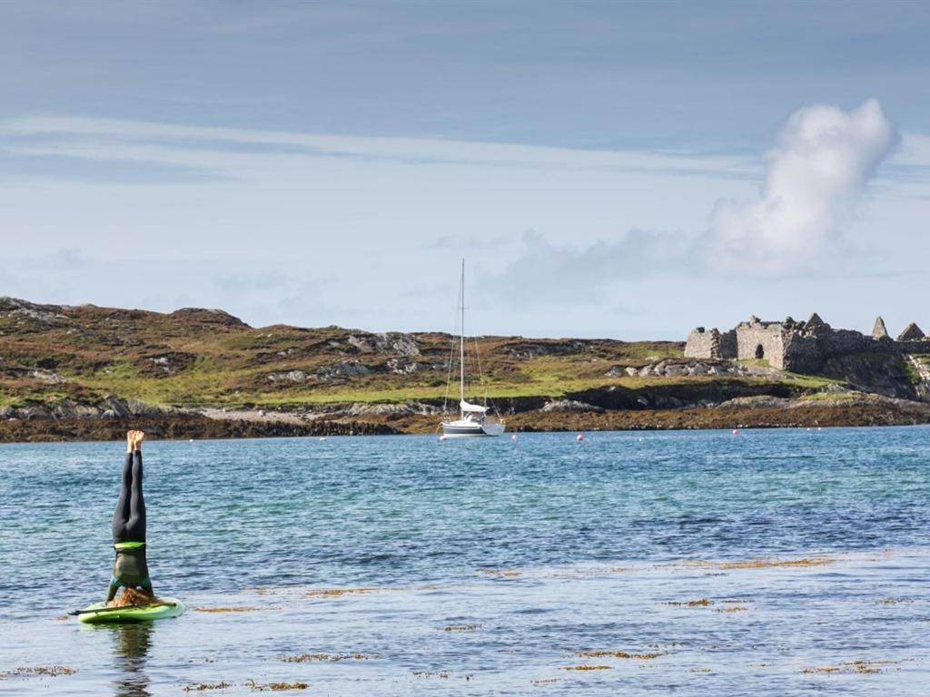 The Beach, Days Bar And B&B Inishbofin Extérieur photo